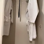 Apartment Bk *