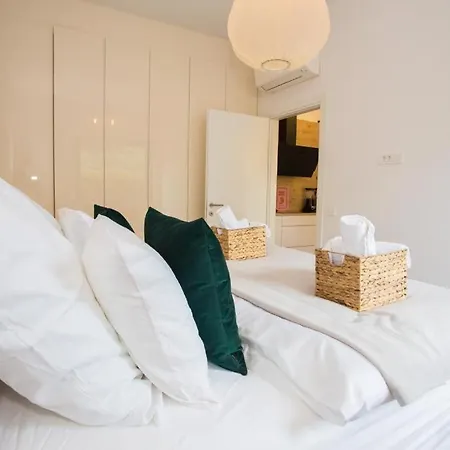 Bk Apartment *