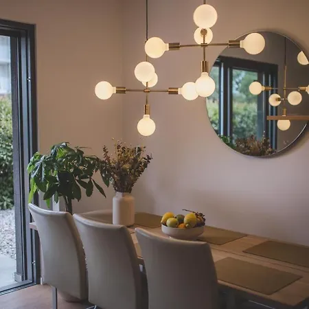 Apartment Bk *