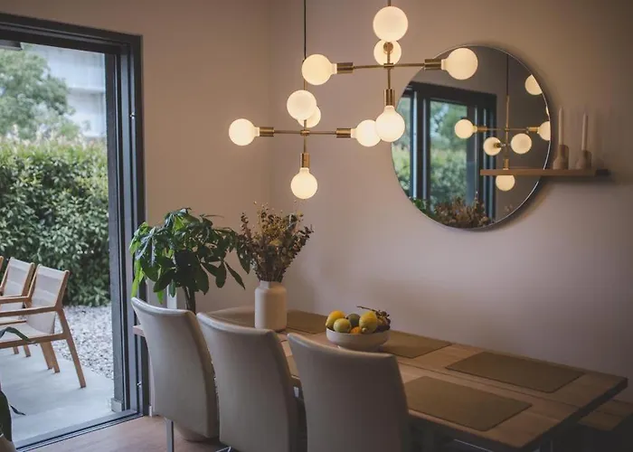 Apartment Bk *